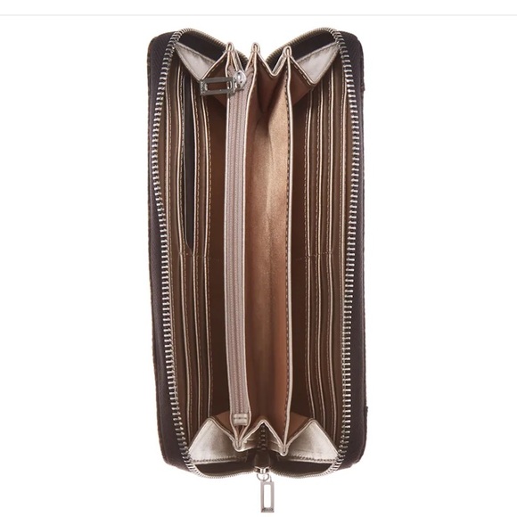 Guess wallet brand new - Picture 3 of 3